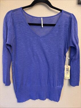 NEW! Da-Nang XS X-Small V-Neck Lightweight Sweater Purple Blue